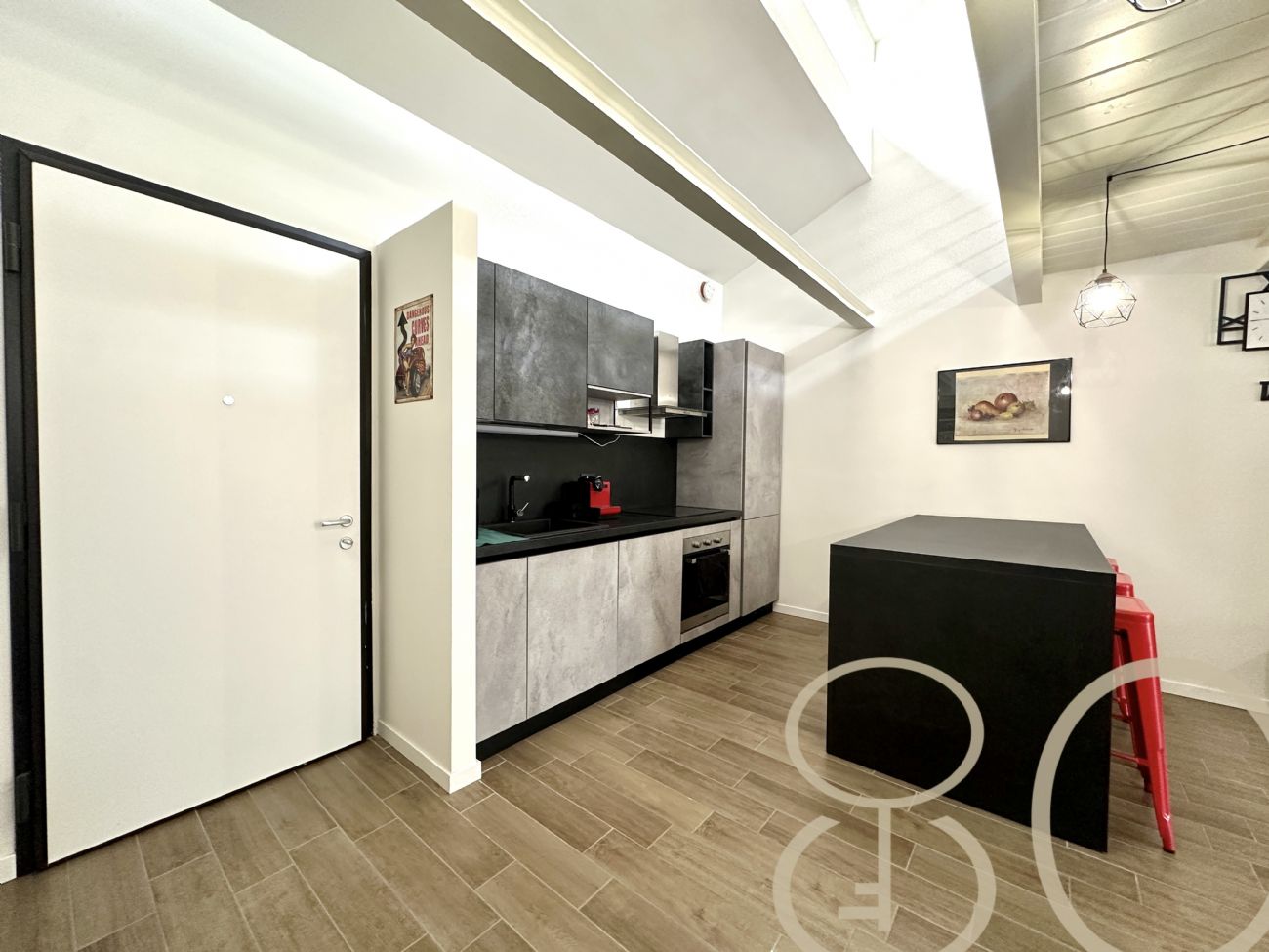 BILOCALE CON TERRAZZO