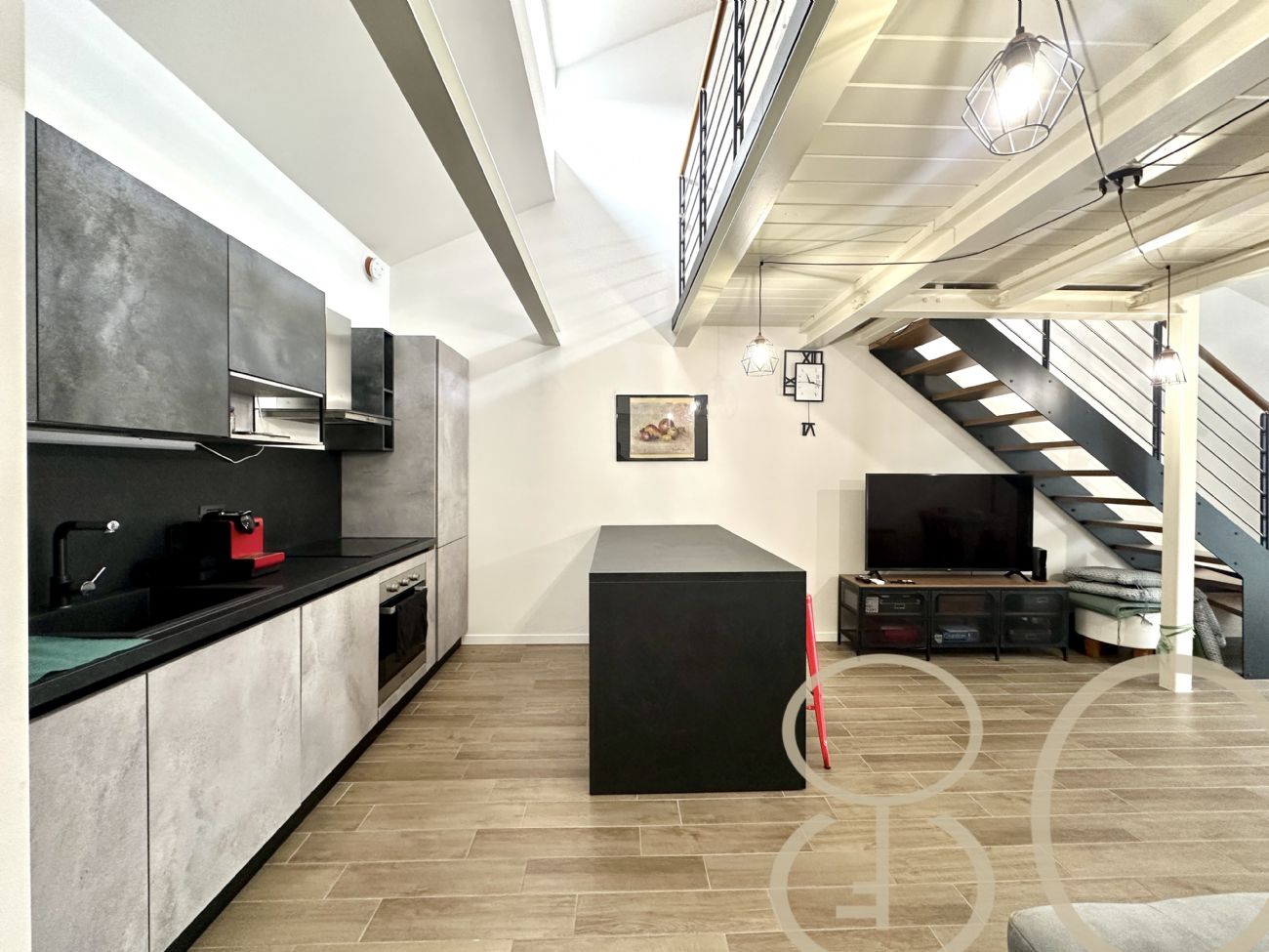 BILOCALE CON TERRAZZO