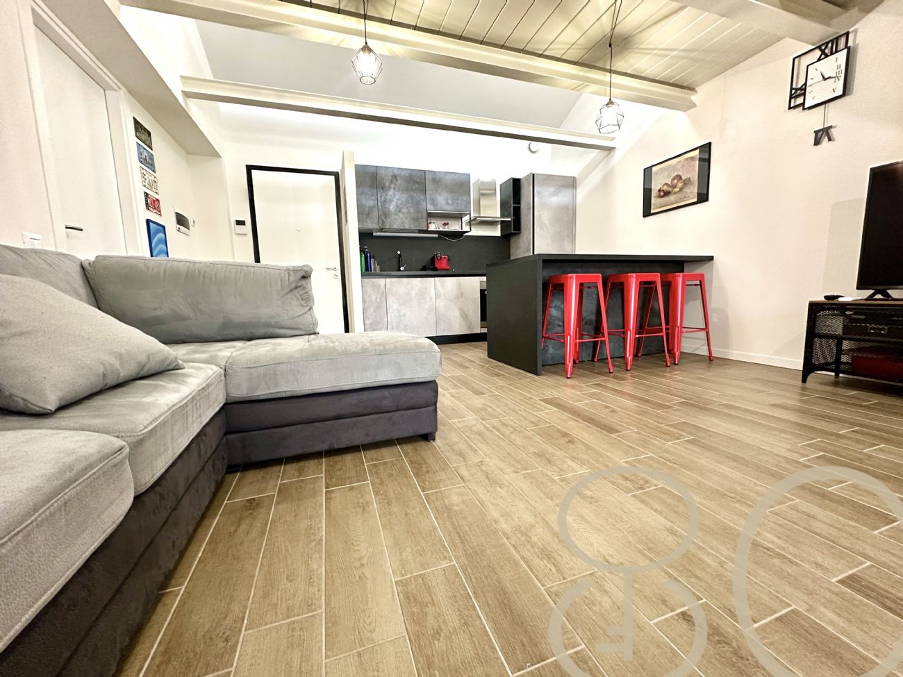 BILOCALE CON TERRAZZO