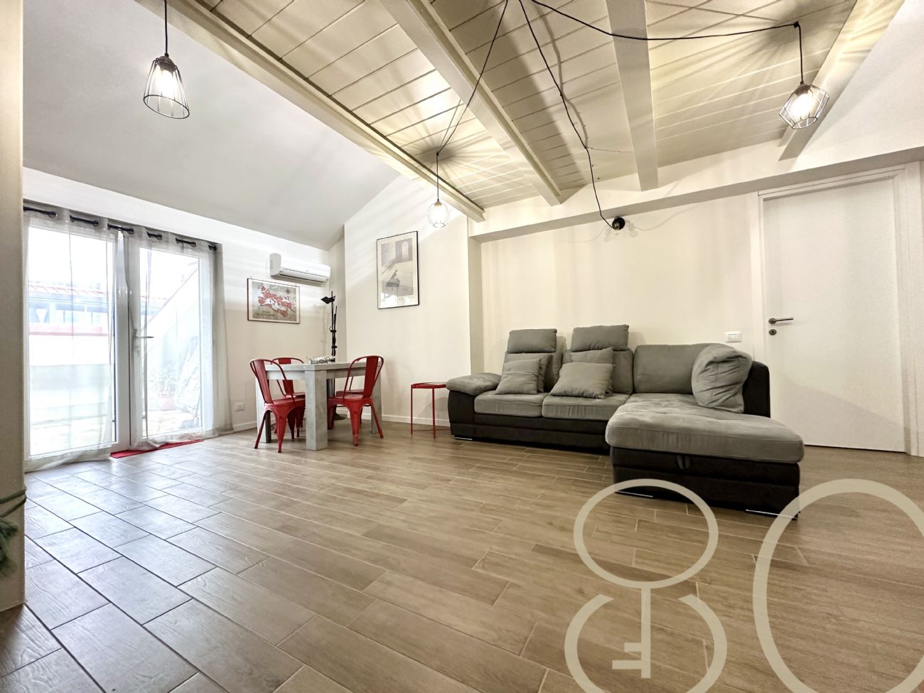 BILOCALE CON TERRAZZO