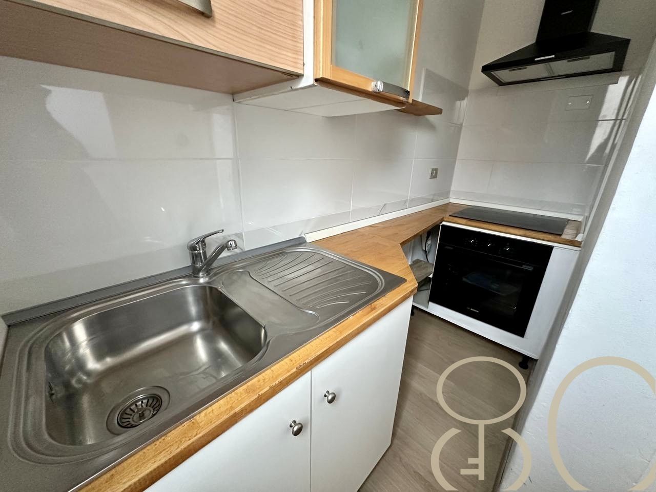 MONOLOCALE CON BALCONE