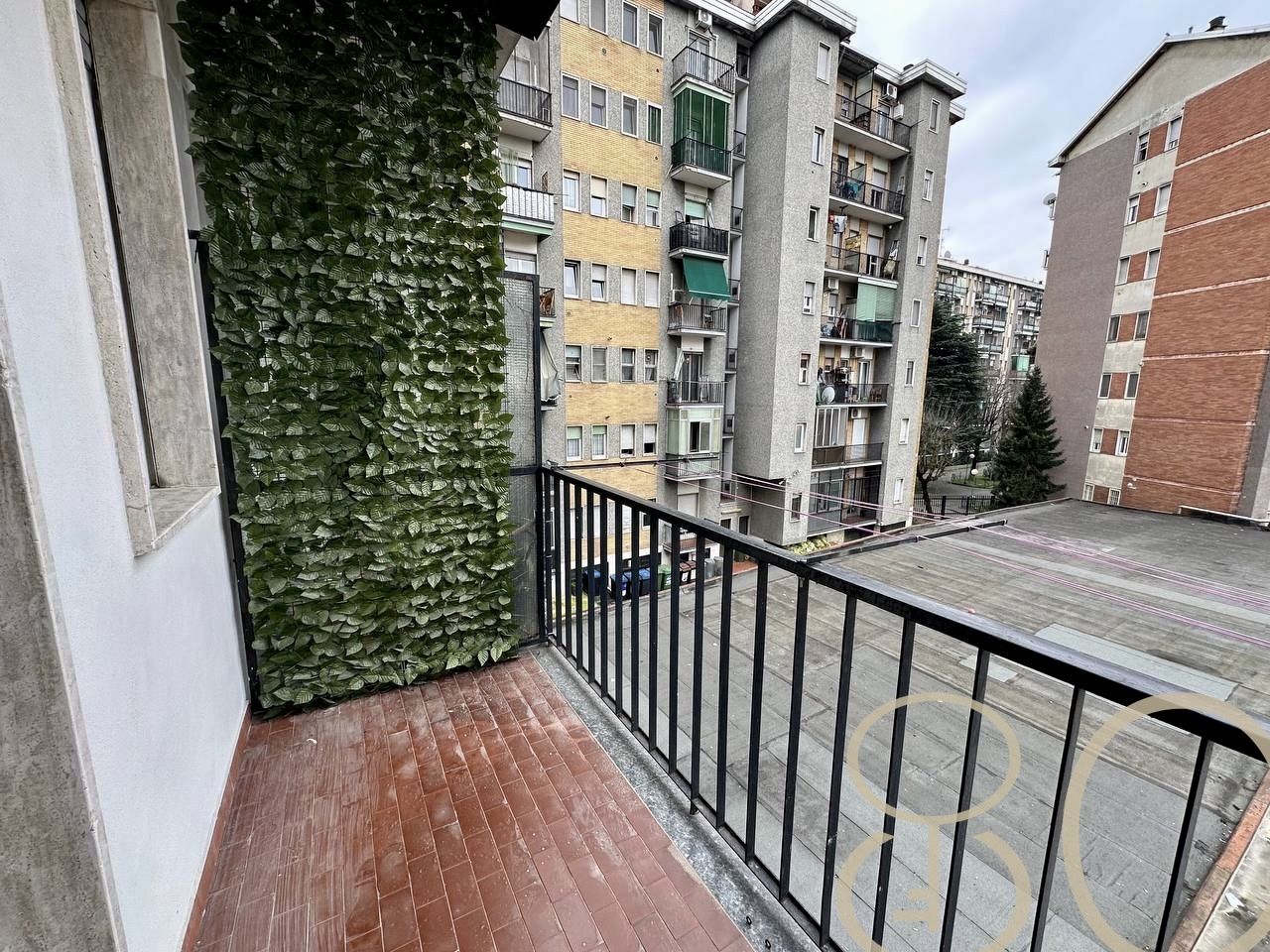 MONOLOCALE CON BALCONE