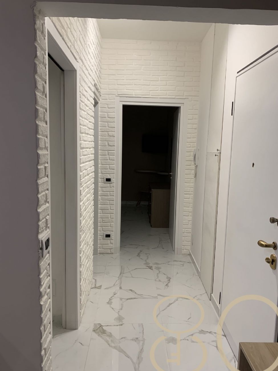 BILOCALE RISTRUTTURATO CON BALCONE