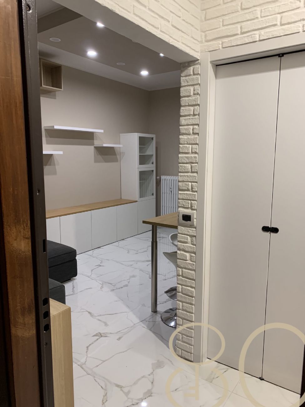 BILOCALE RISTRUTTURATO CON BALCONE