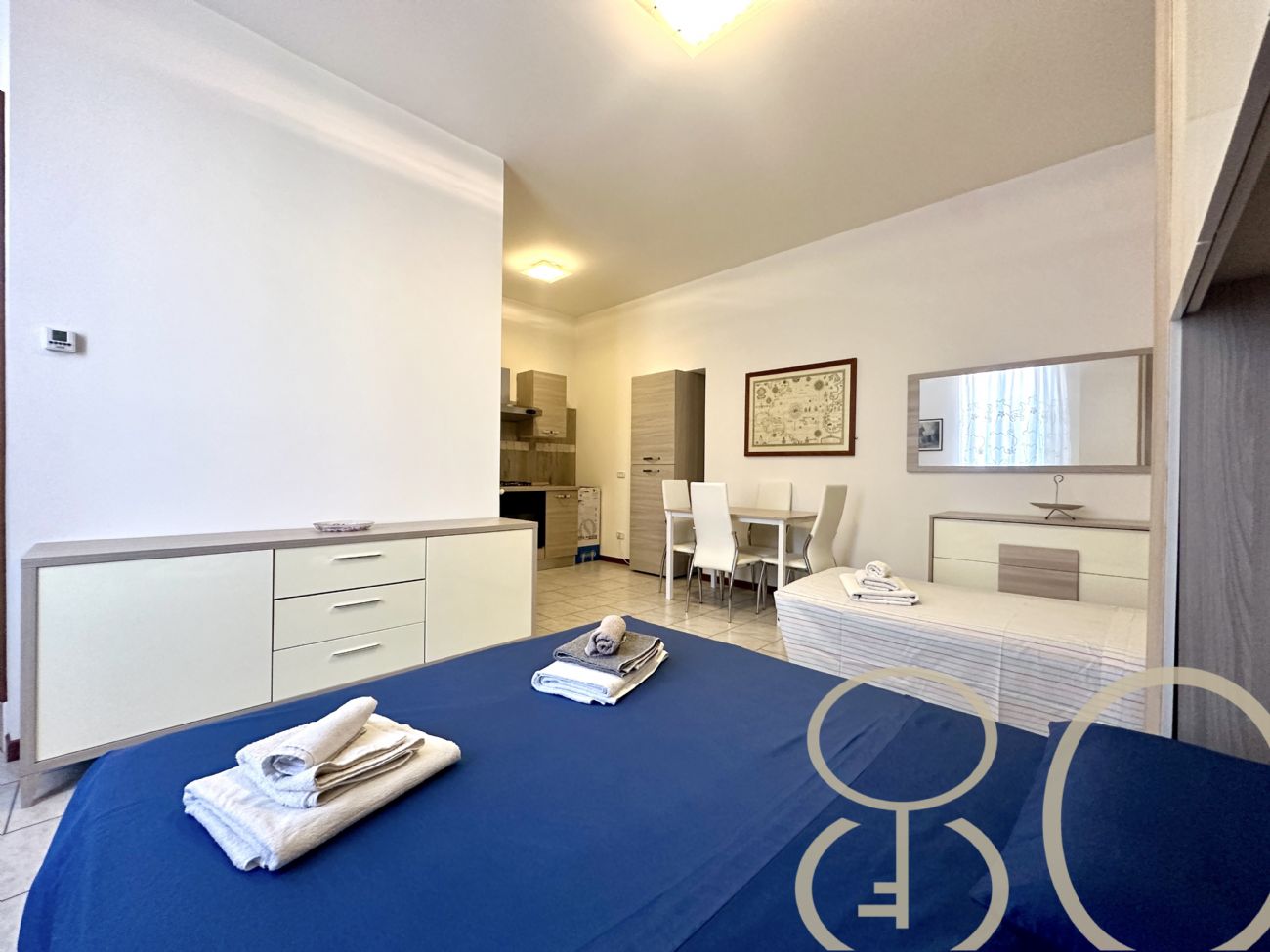 MONOLOCALE CON TERRAZZO COMUNE