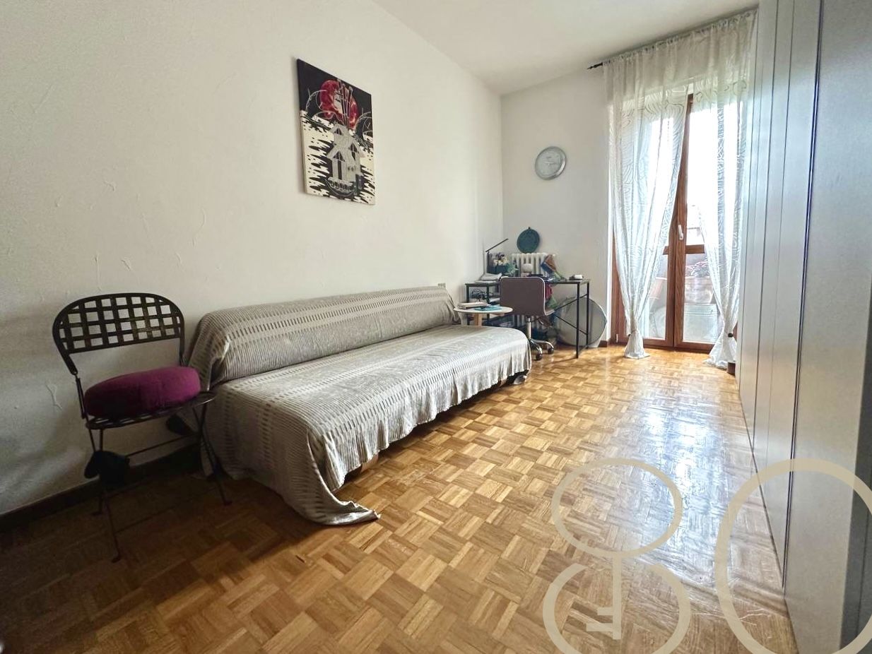 TRILOCALE CON PISCINA CONDOMINIALE