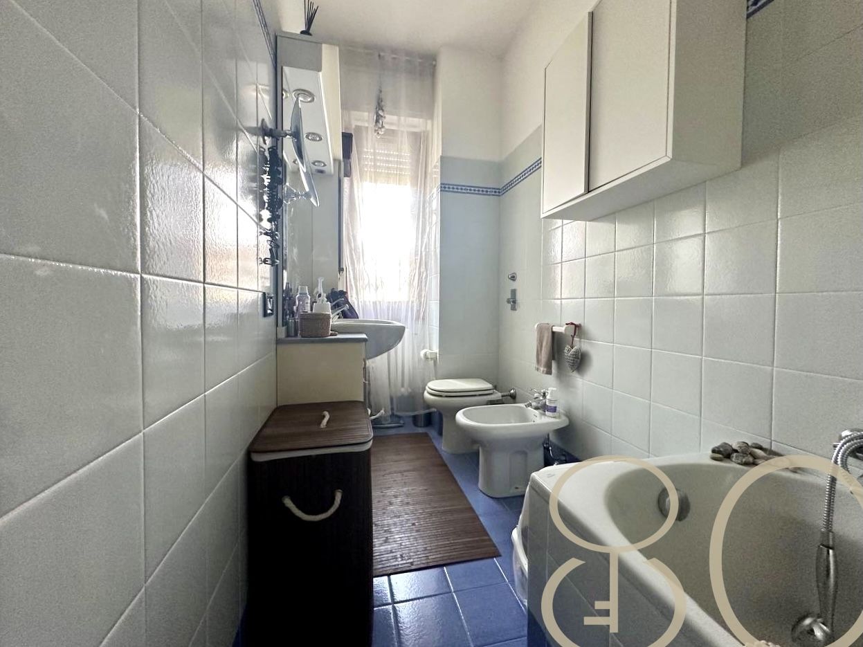 TRILOCALE CON PISCINA CONDOMINIALE