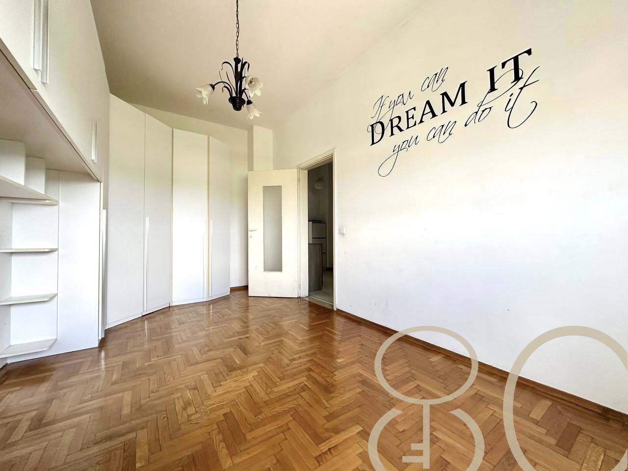 ULTIMO PIANO CON VISTA PANORAMICA E DOPPI BALCONI