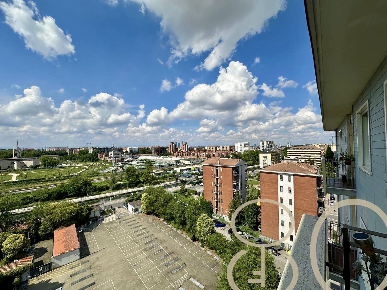 ULTIMO PIANO CON VISTA PANORAMICA E DOPPI BALCONI