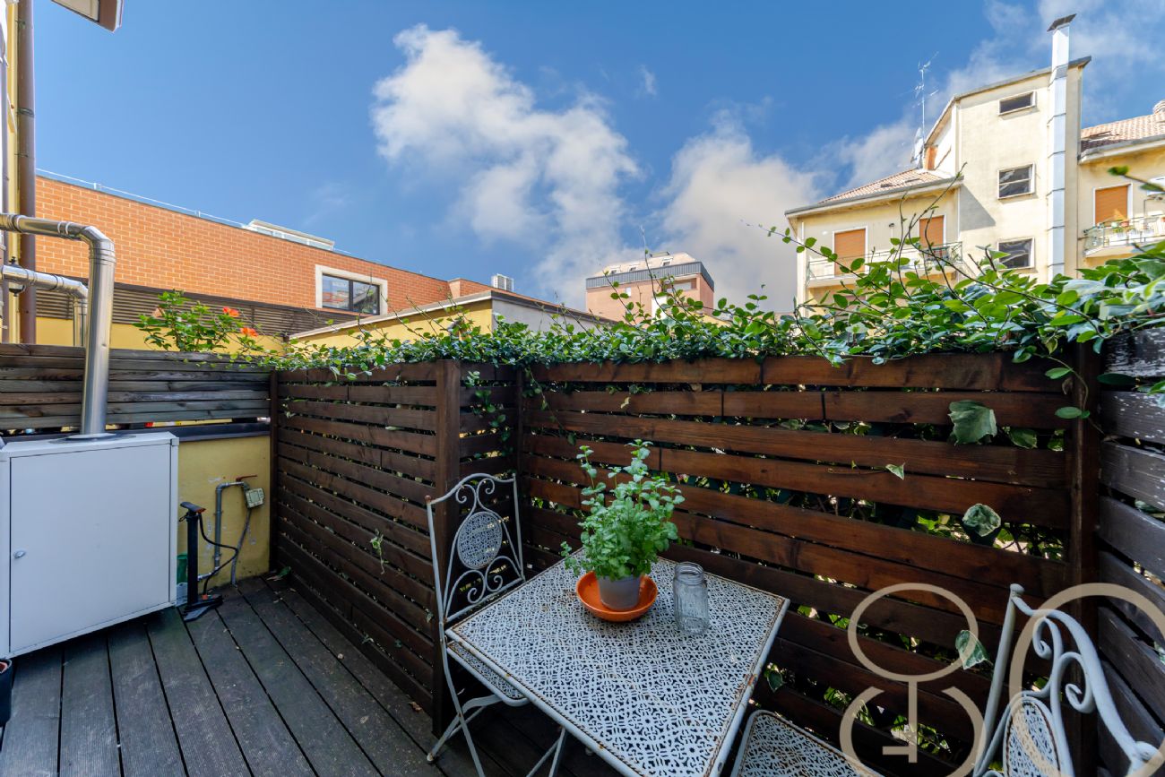 RECENTE COSTRUZIONE CON TERRAZZINO E TAVERNA
